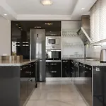 Villa Vista Royale Ref #100