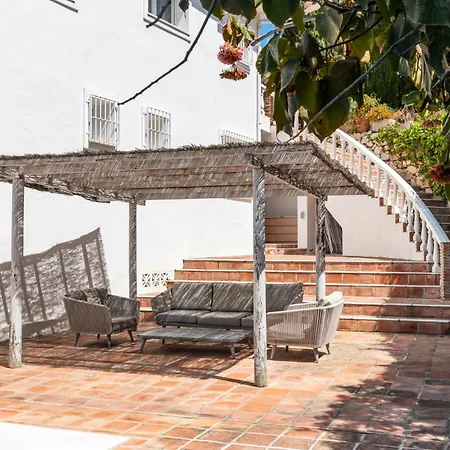 Vista Royale Ref #100 *