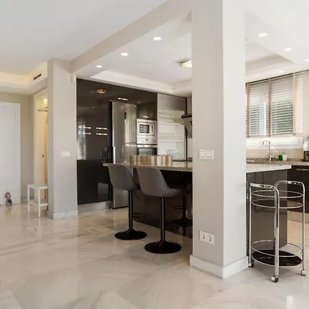 Villa Vista Royale Ref #100 Marbella