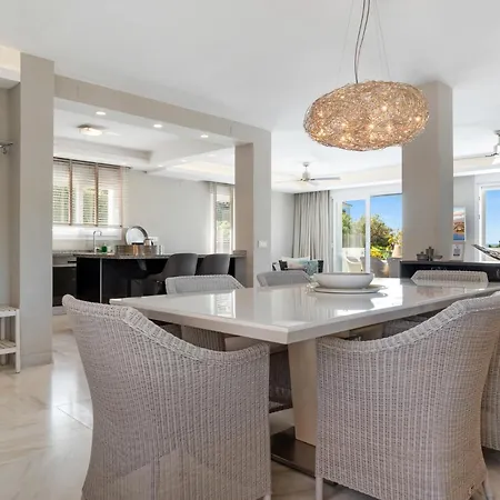 Vista Royale Ref #100 *