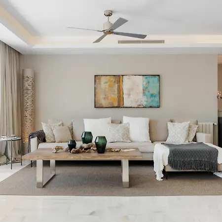 Villa Vista Royale Ref #100 Marbella