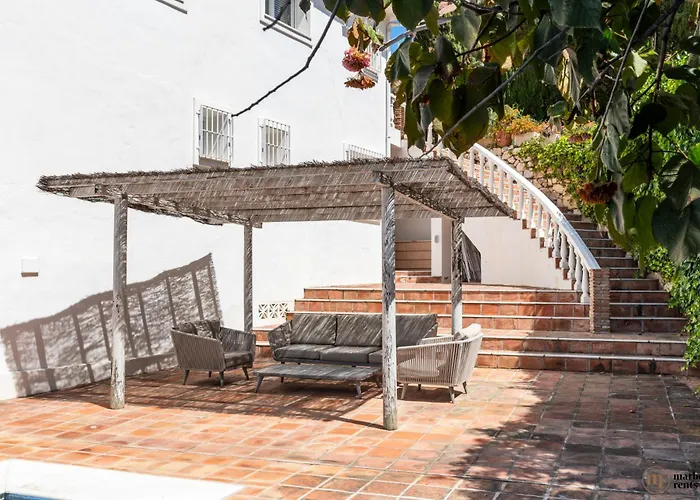 Vista Royale Ref #100 *