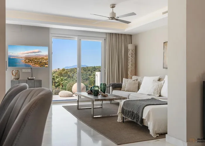 Vista Royale Ref #100 *