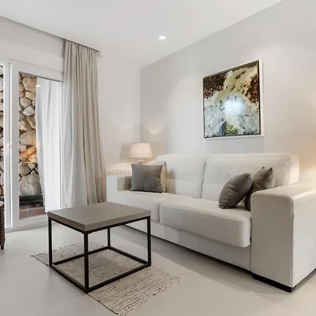 Vista Royale Ref #100 *